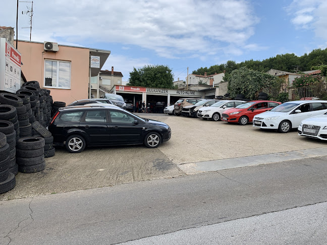 Prilaz i dvoriste servisa u Mutilskoj ulici